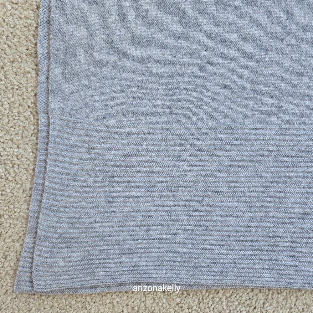 Kinross Cashmere Grey Knit Scarf with Ribbing Detail on Ends - Picture 3 of 14